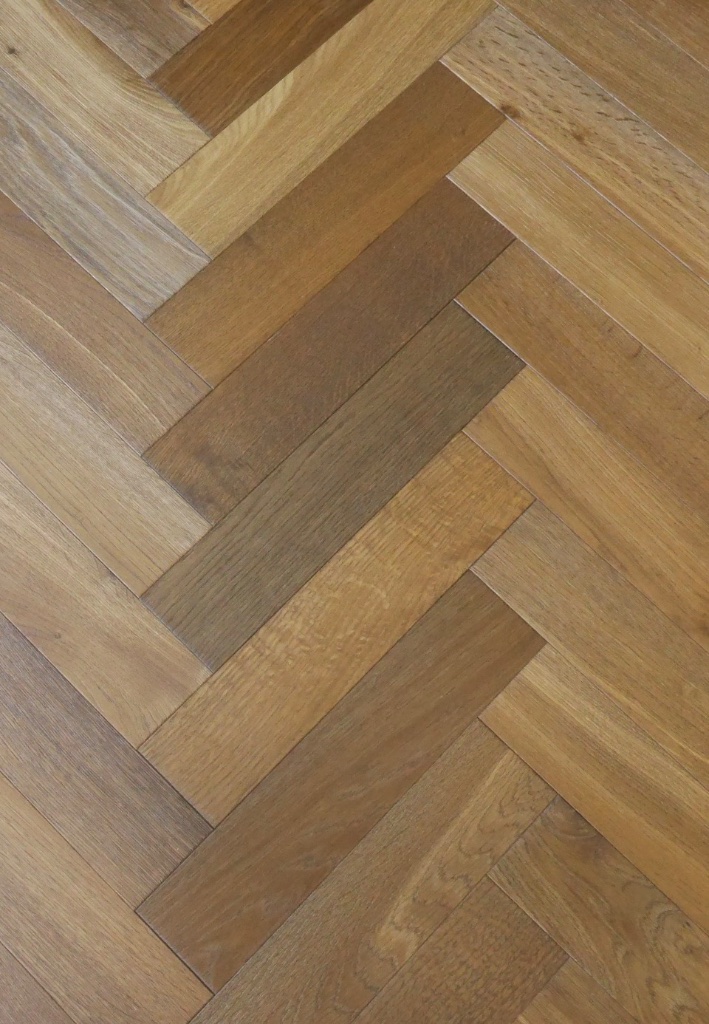 Modern Line 18mm Herringbone 18/4x90x400 - Smoked Brushed UV Oiled