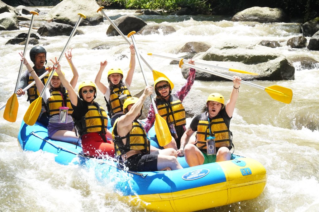 Rafting pe râu · Bali