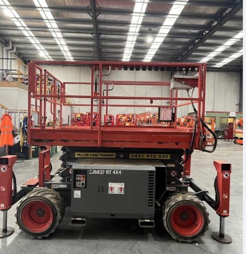 Skyjack 4x4 Sizzor lifts