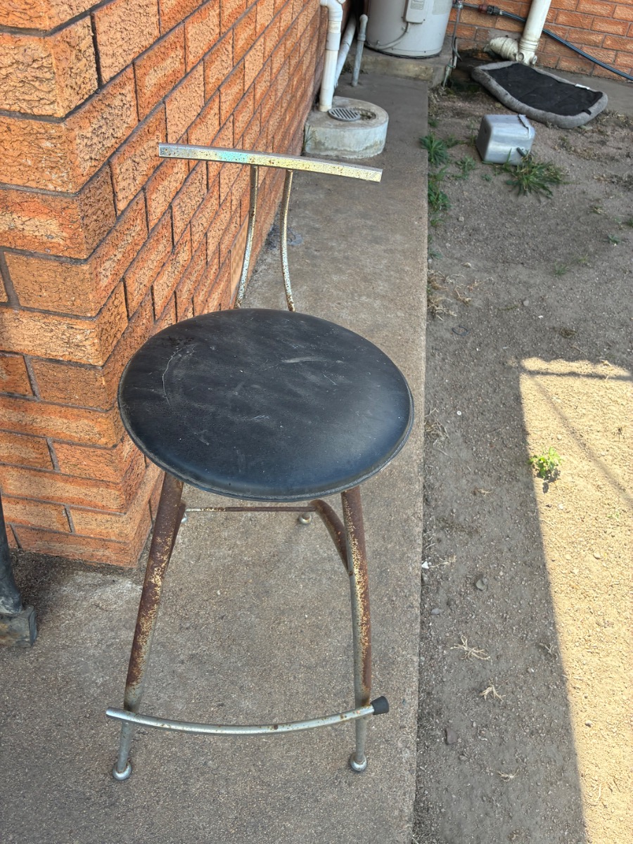 Bar stool