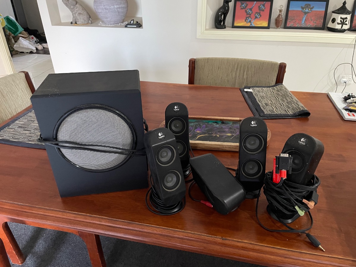 Computer speakers