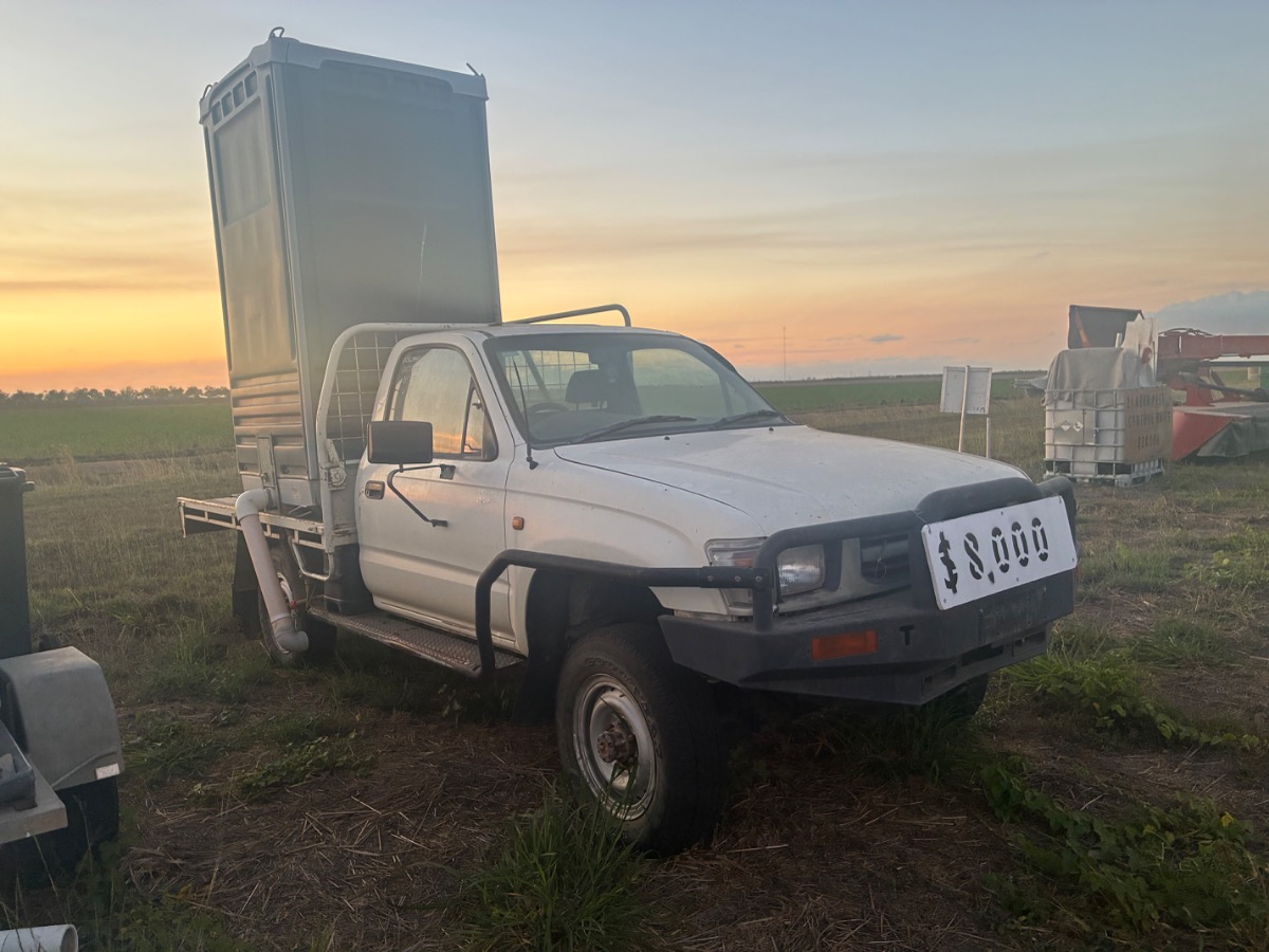 2001 Toyota Hilux
