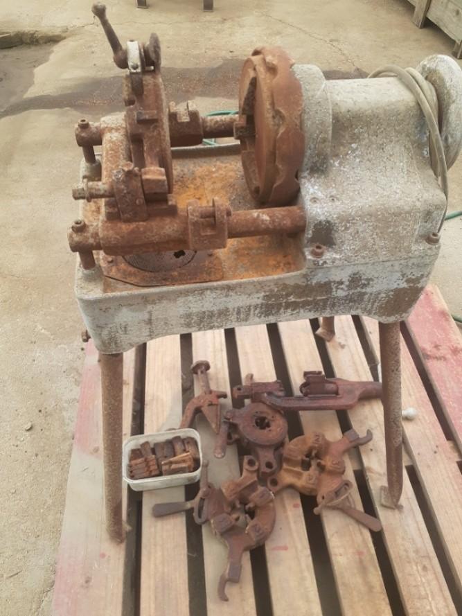 Pipe threader Threading machine