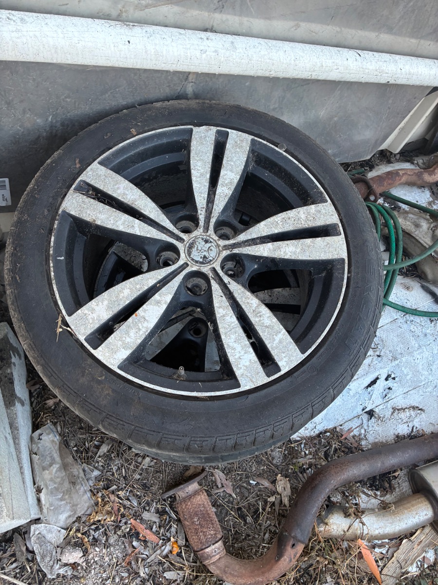 VF sv6 commodore wheels