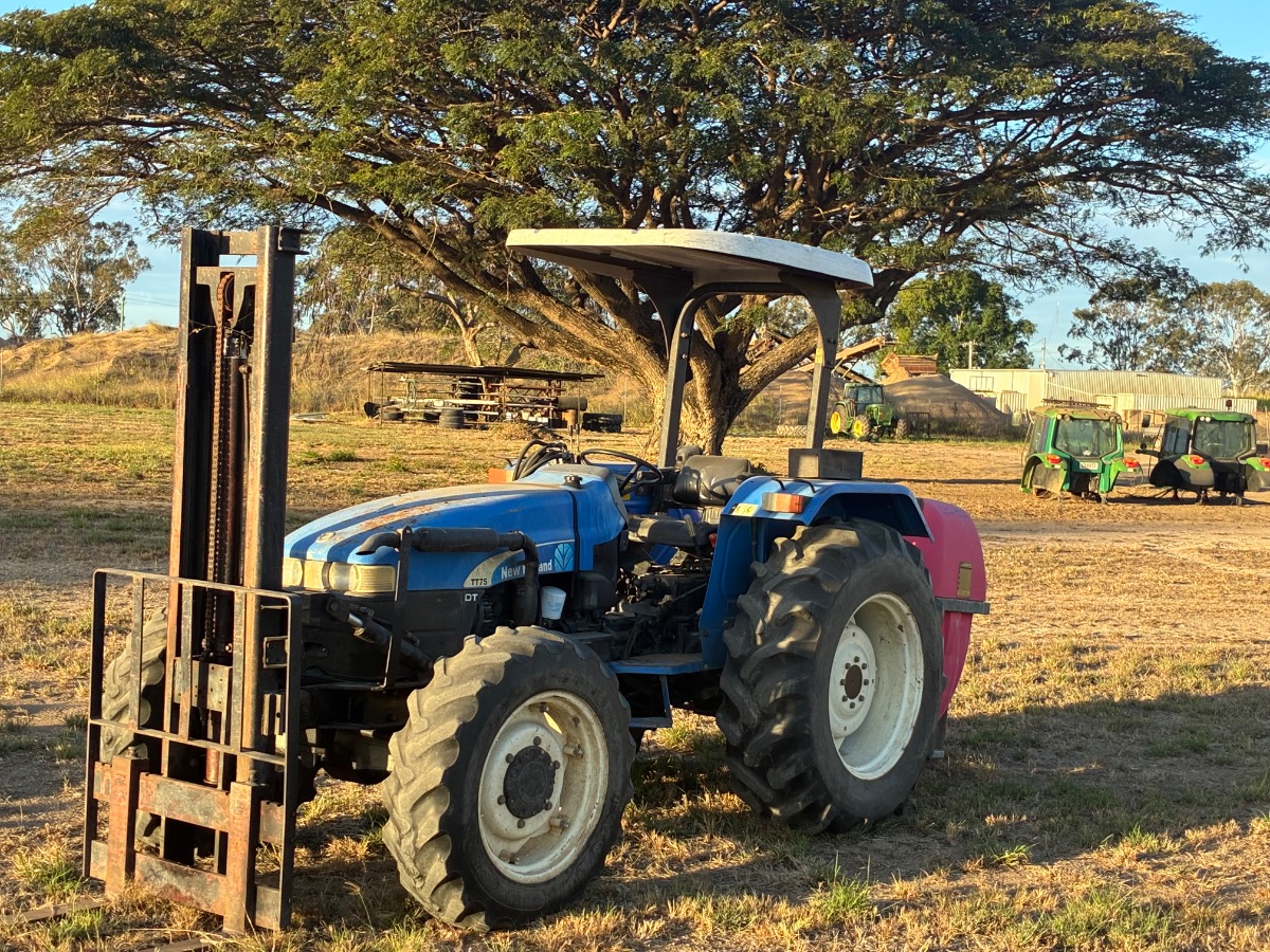 New Holland TT75