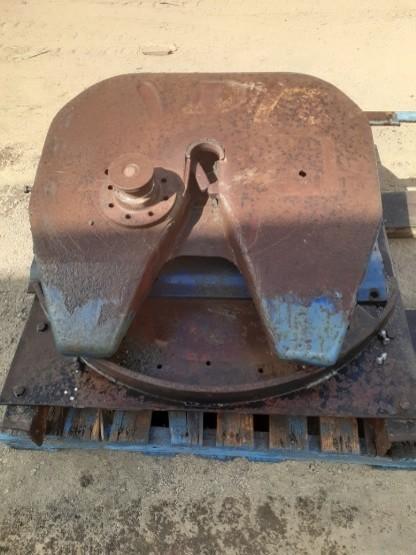 Turntables, skid plates and ball races