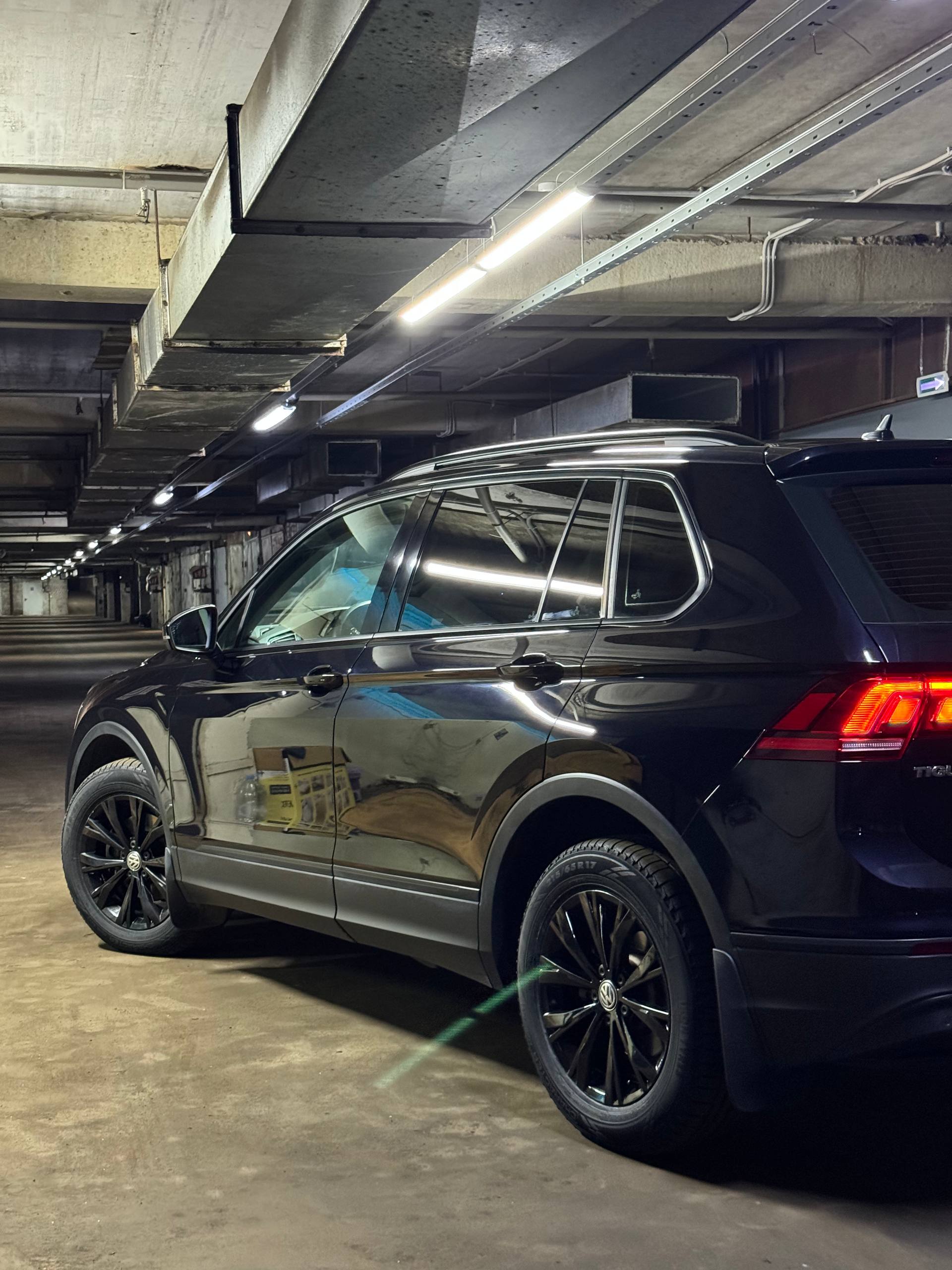 Volkswagen Tiguan — фото 1