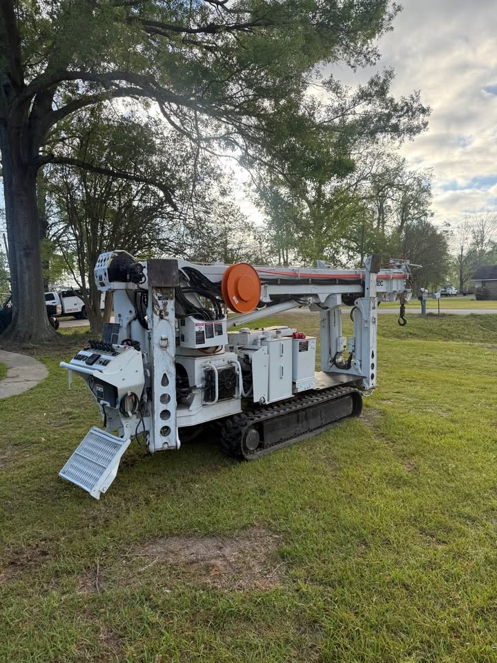 2019 Altec DB41 Backyard Digger Derrick w/ Pin-On Bucket