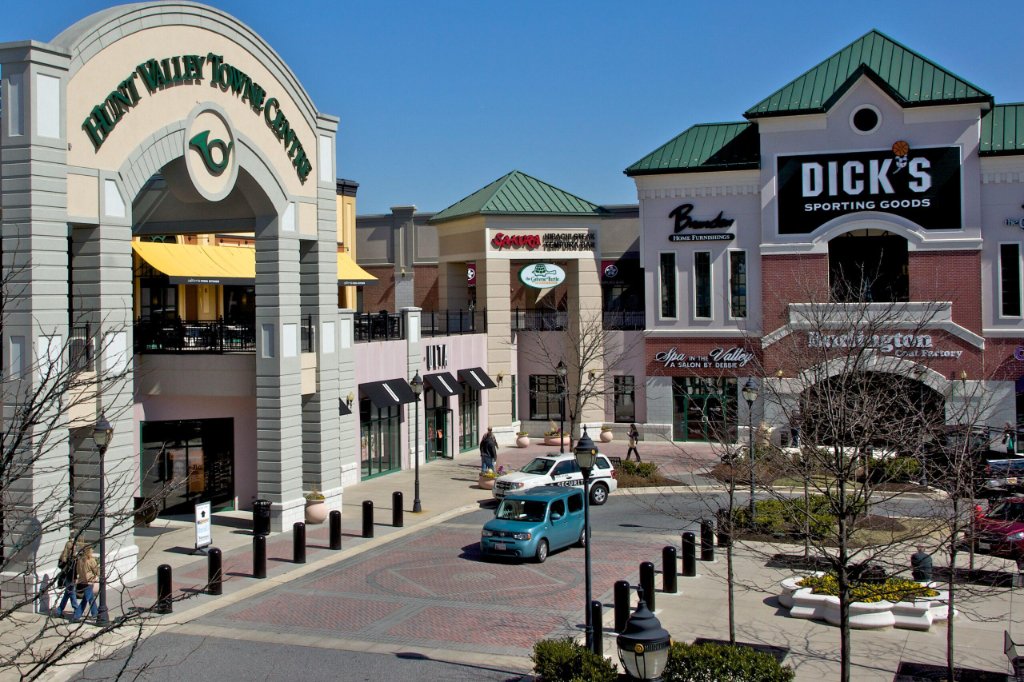 Commercial trash and dumpster service in Hunt Valley, MD 21031