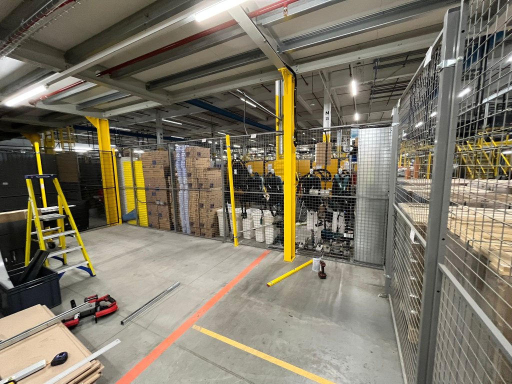 wall graphics for Amazon Fulfillment Centre (image 5)
