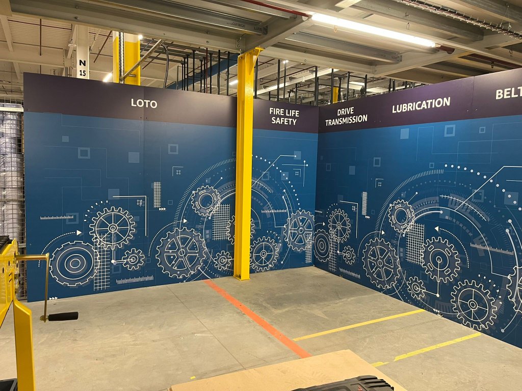 Amazon DSA6 RME Training Centre Wall Mural