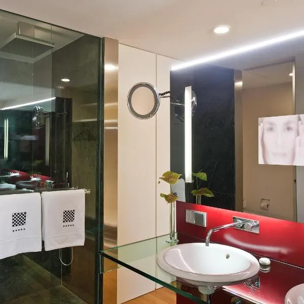 Hotel Reina Petronila