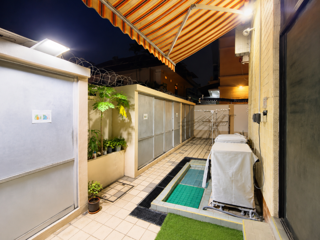 Outdoor Patio with Awning