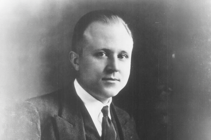 JCI 創始人 Henry Giessenbier Jr. 於 1910 年成立了赫庫蘭尼姆舞蹈俱樂部。1914 年與另外六間舞蹈俱樂部組成舞蹈俱樂部聯合會,Giessenbier 當選為主席。但是他想參與一些更貼近社群的活動。