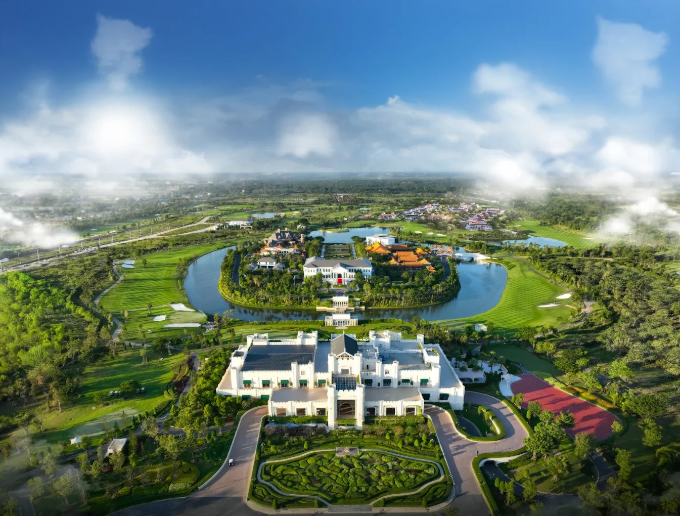 Robbinswood Golf Club aerial view with luxury clubhouse