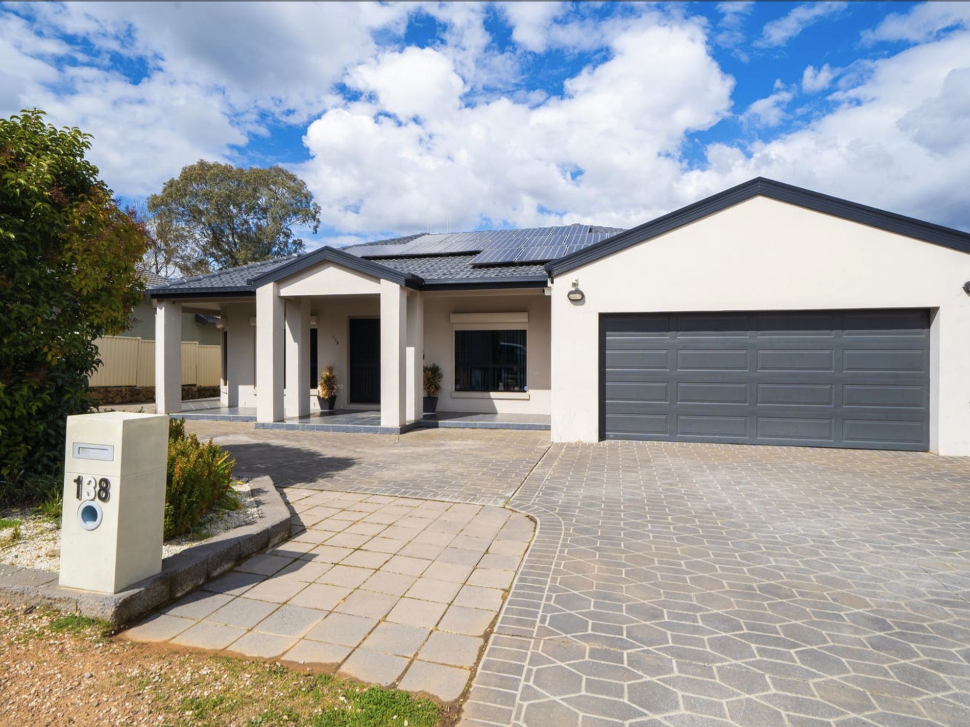 138 Halloran Dr, Jerrabomberra NSW 2619