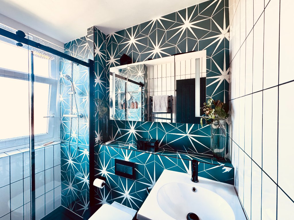Yonathan Massage Therapy bathroom - Brixton SW2