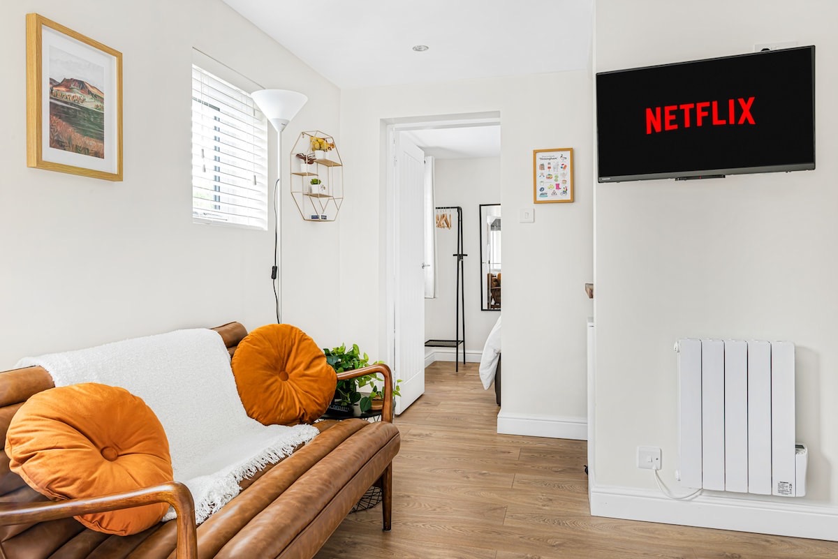 Notts Nest – Cozy Guesthouse with Private Garden short stay rental in Nottingham