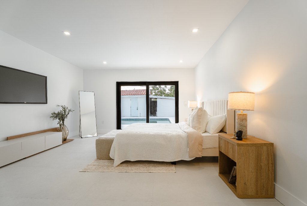 Modern Miami Beach Home - Photo 6