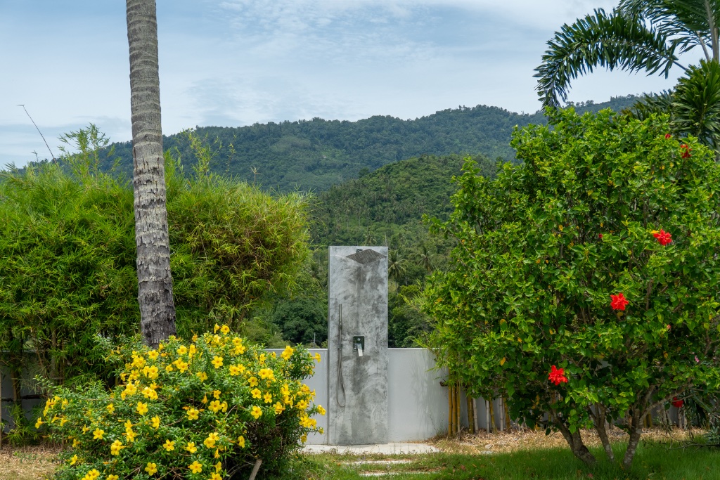 Douche extérieure — Coconuts Villa n° 2 à Lamai, Koh Samui