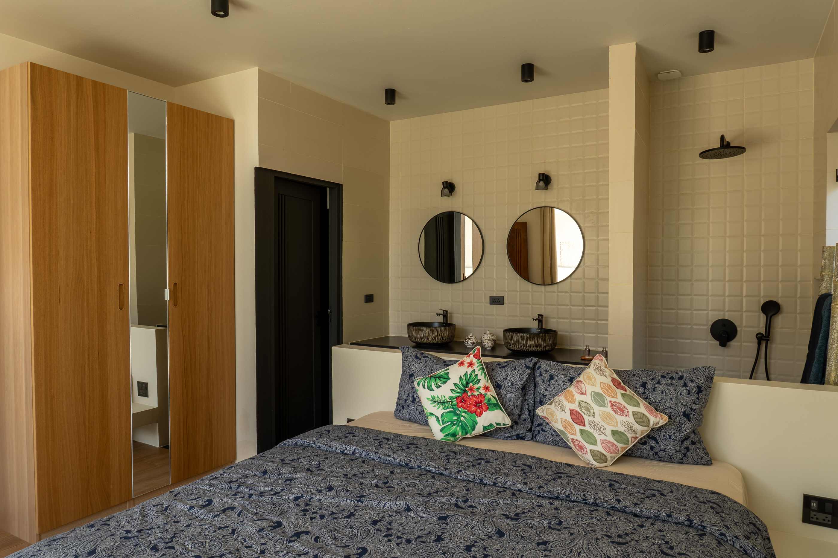 Bedroom & En-suite at Villa Rose in Lamai, Koh Samui