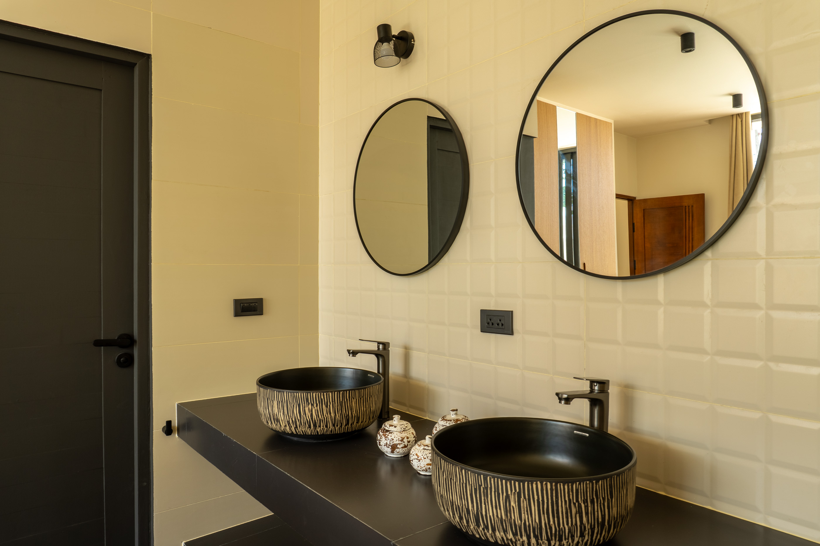 En-suite Vanity at Villa Rose in Lamai, Koh Samui