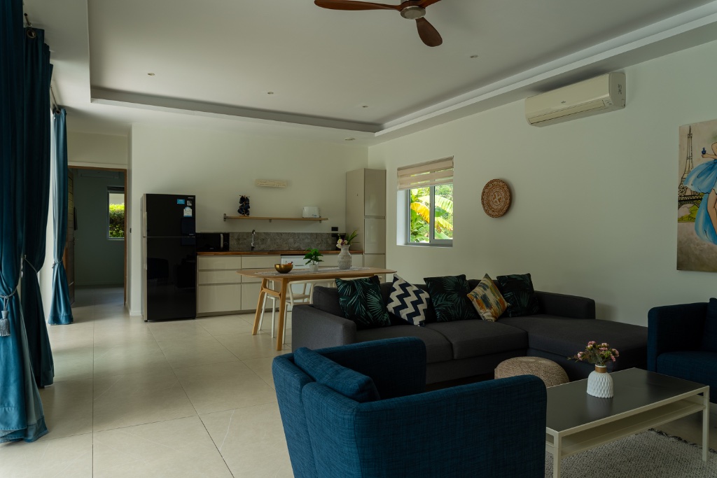 Séjour + Cuisine — Coconuts Villa n° 3 à Lamai, Koh Samui
