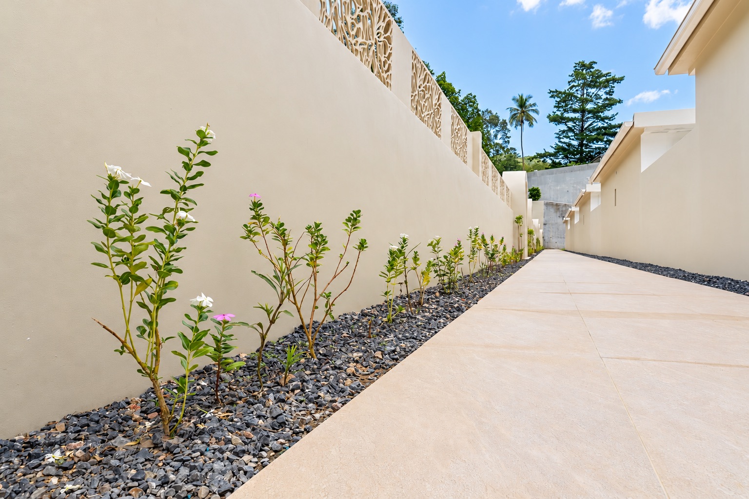 Residence Walkway at Villa Rose in Lamai, Koh Samui