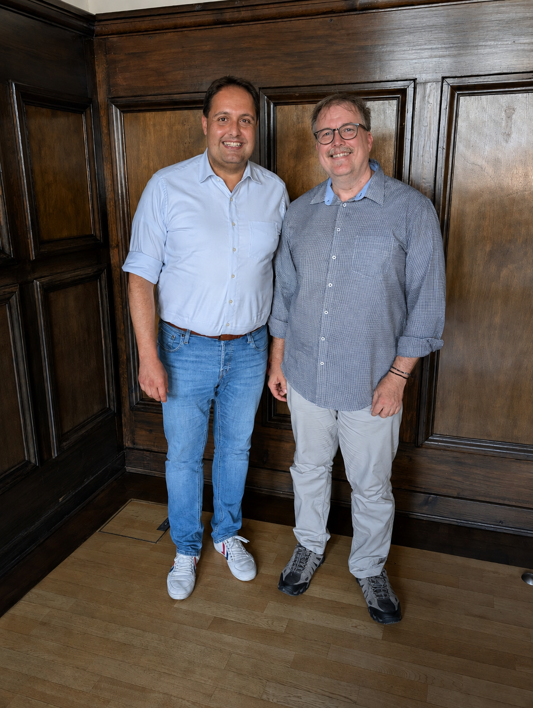Roths Erster Bürgermeister Andreas Buckreus und Roland Weiniger von der Peter-Henlein-Gesellschaft