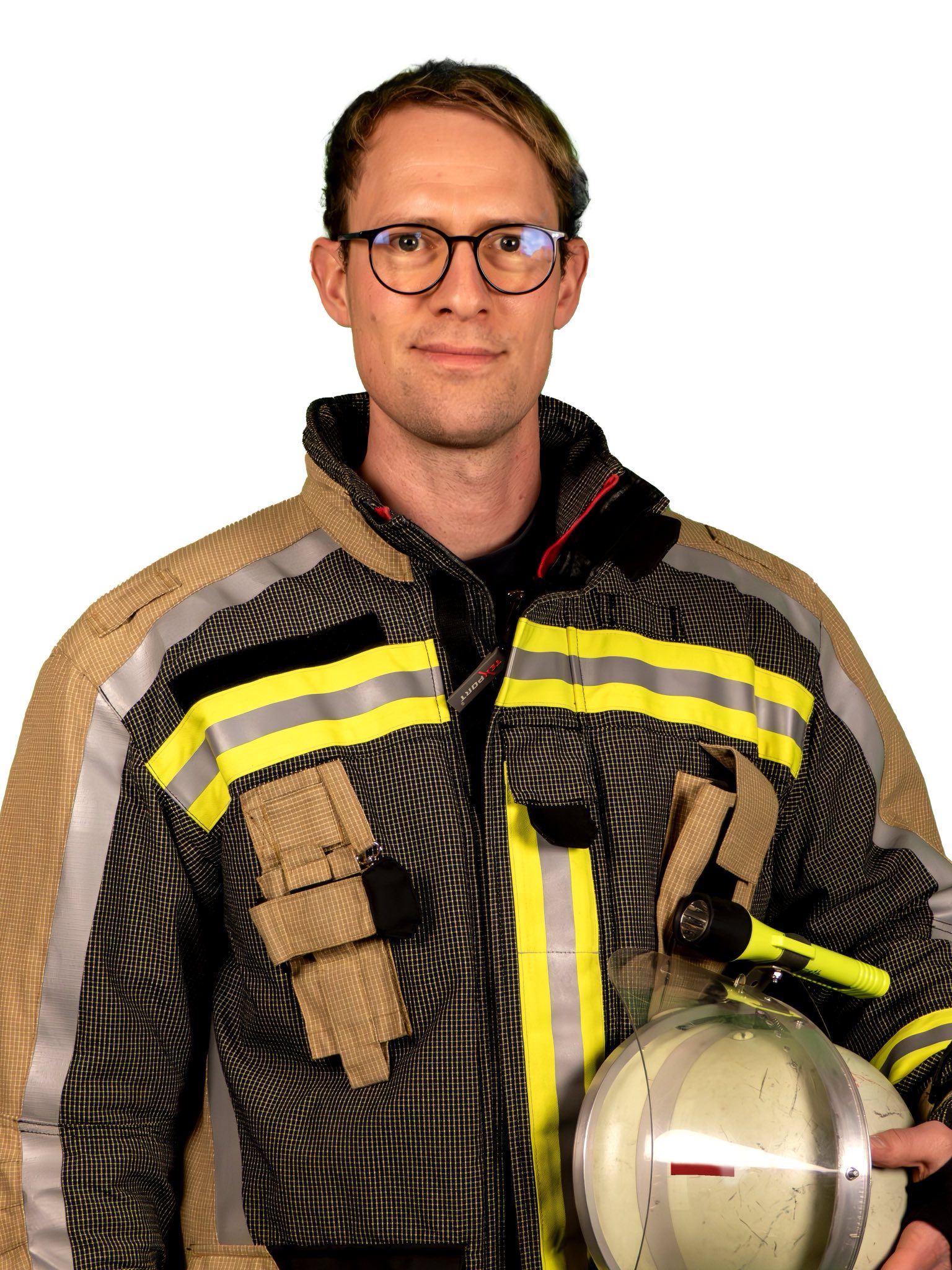 Tobias Kißmer von FloriCore in Feuerwehrkleidung
