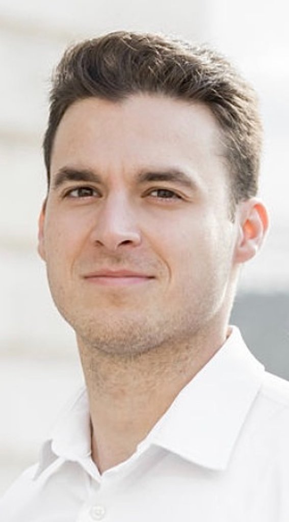 Péter Darágó