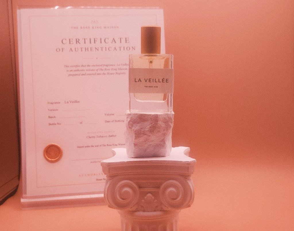 La Veillée 30 mL full bottle with Certificate of Authentication