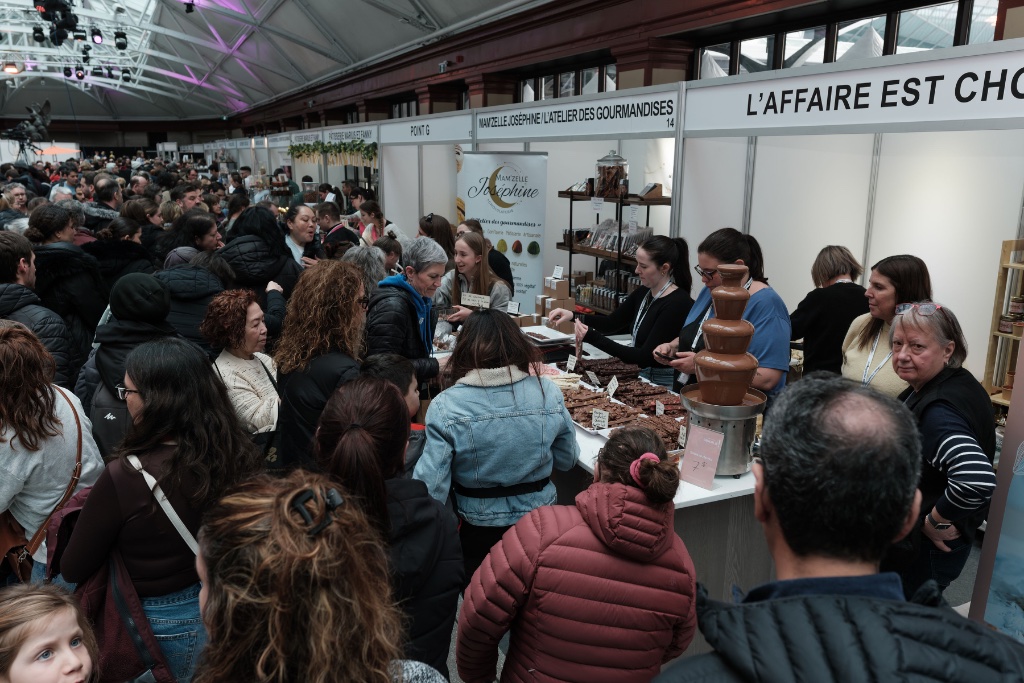 Panoramic view of the chocolate trade show