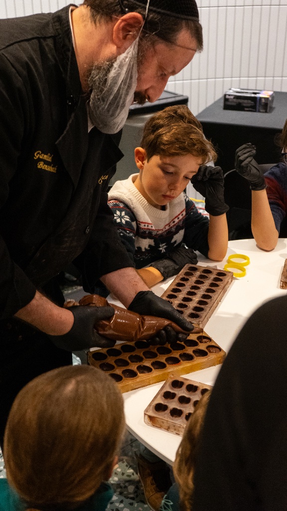 Chocolate-making workshop for children