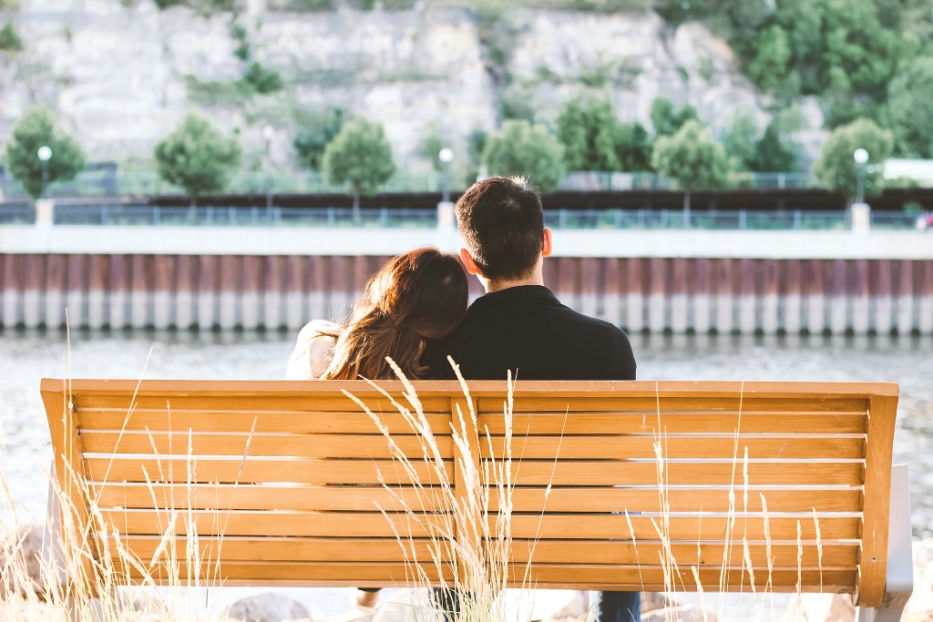 Filtering out Fondness: Teen SnapChat Usage Impedes Healthy, Natural Dating