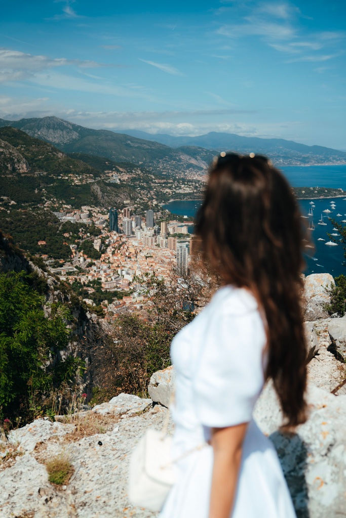 Blick über Monaco vom Felsen