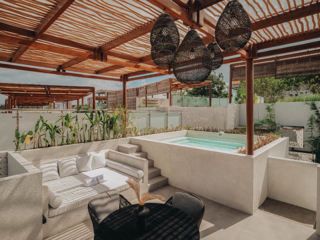 Ultimate Honeymoon Escape