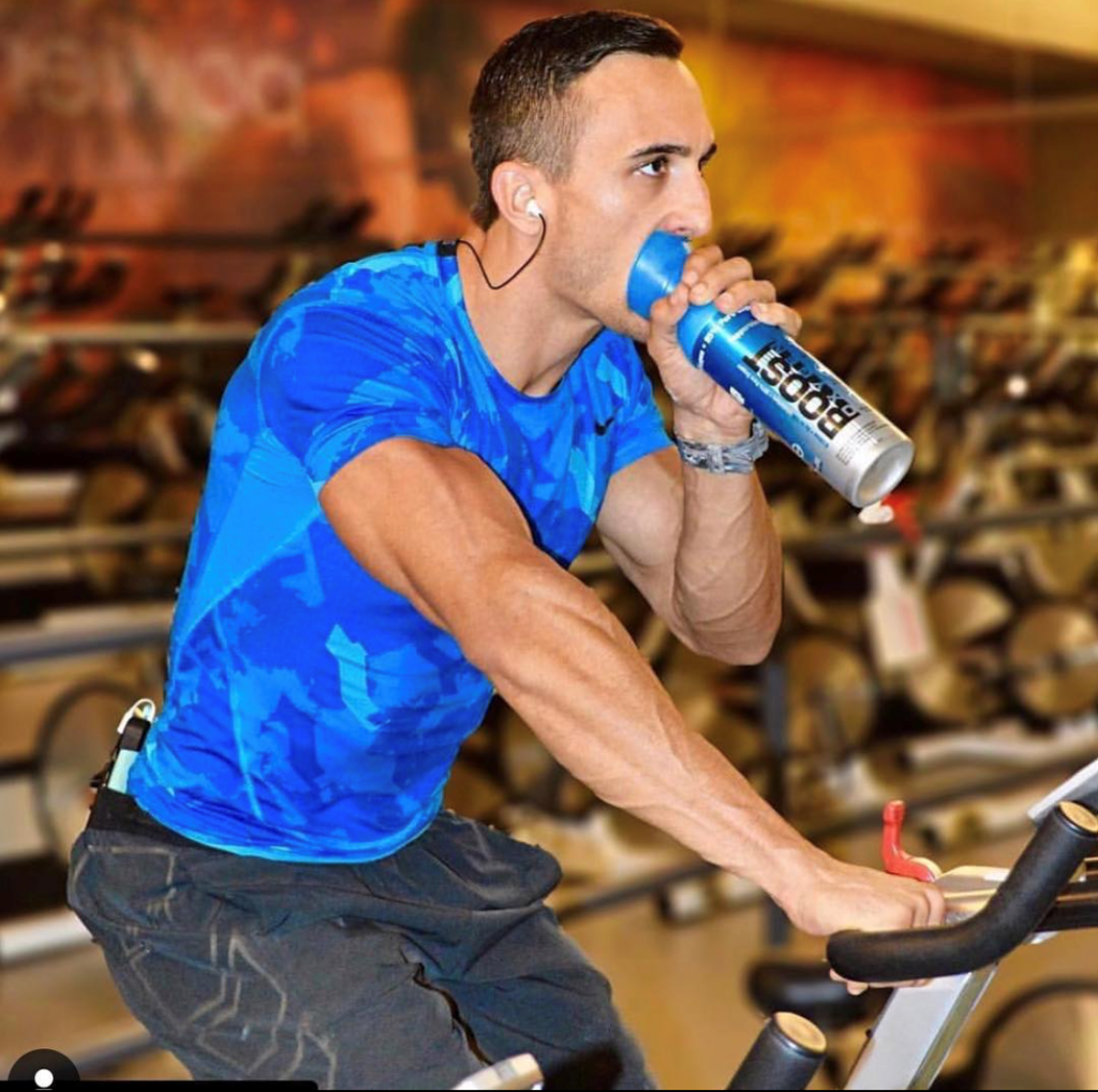 מתאמן ברגע עצירה באימון