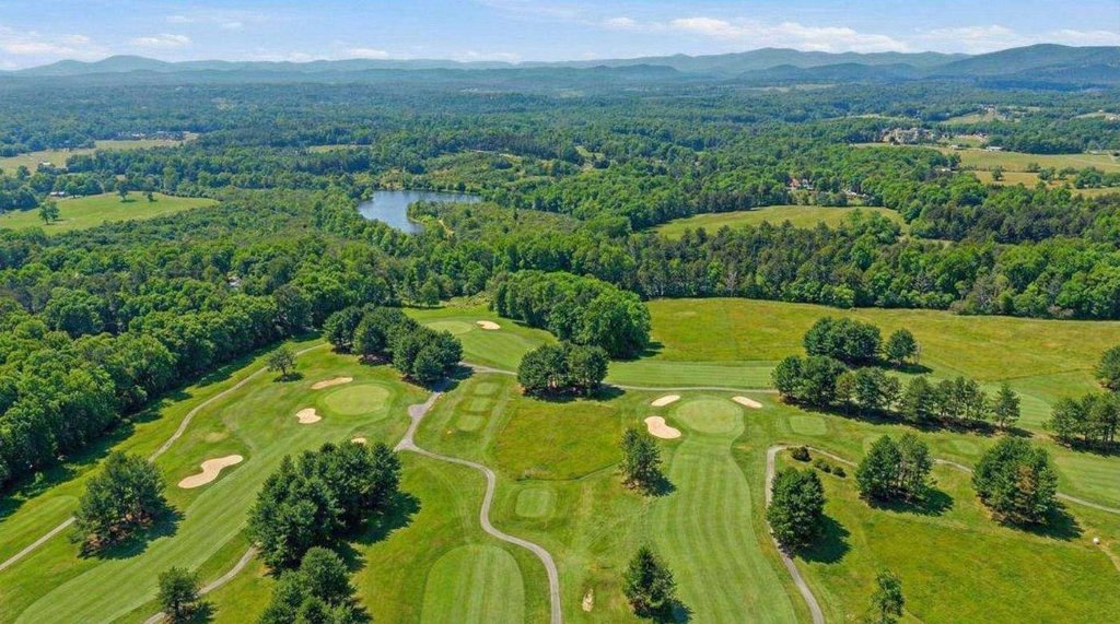 Apple Mountain Resort & Golf Club
