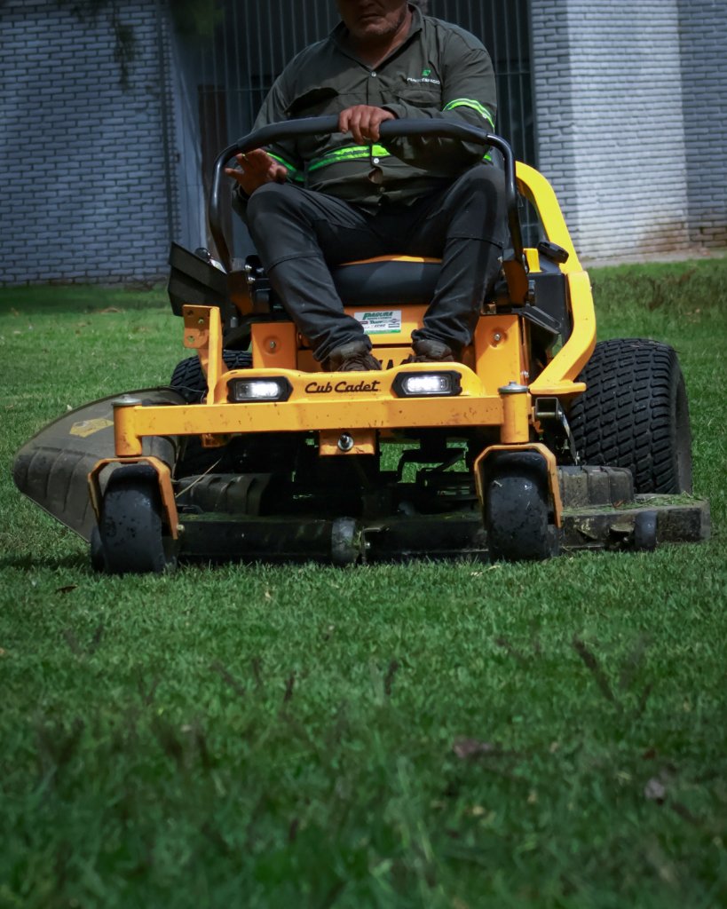 Cortadora Cub Cadet de frente