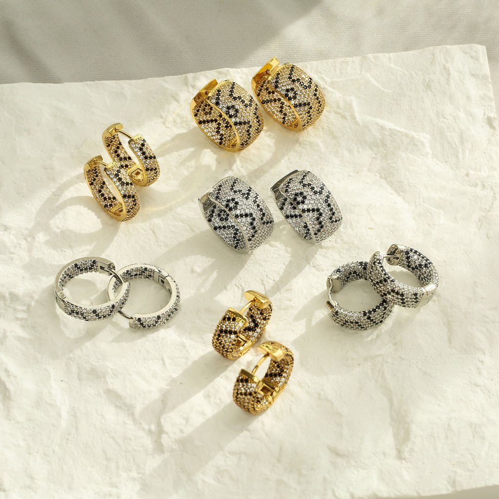 Micro-Inlaid Zircon Hoop Earrings Full-Diamond Leopard Print Pattern