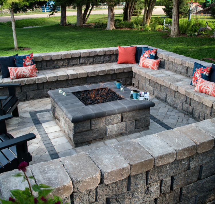 Firepits & Fireplaces