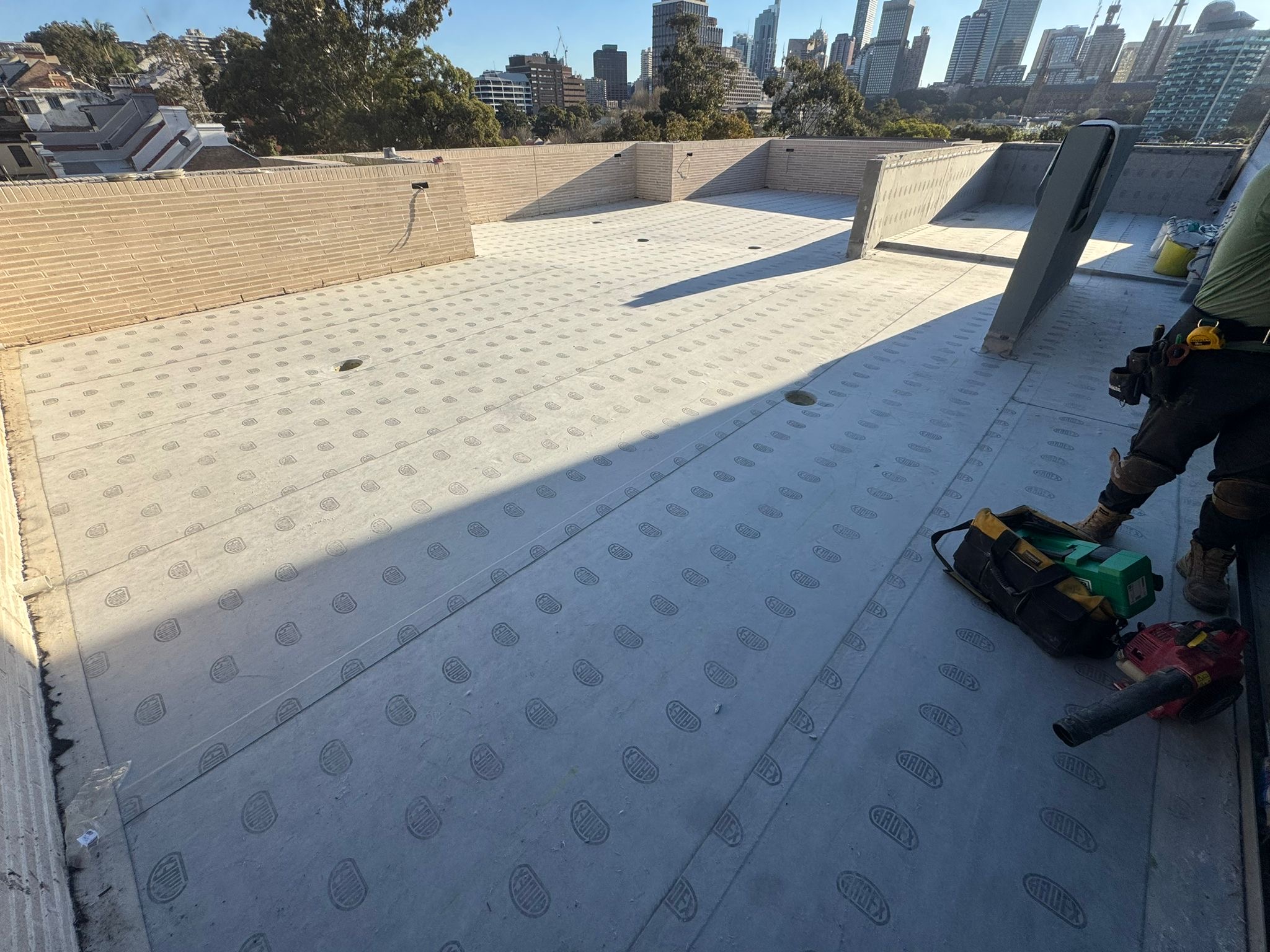 Large Rooftop Terrace — Heat-Welded Sheet Membrane Under Tiles (ARDEX WPM 1000 WeldTec)