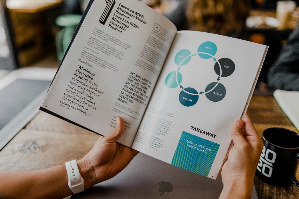 Fractional CMO Insights: Data-Driven SaaS Leadership