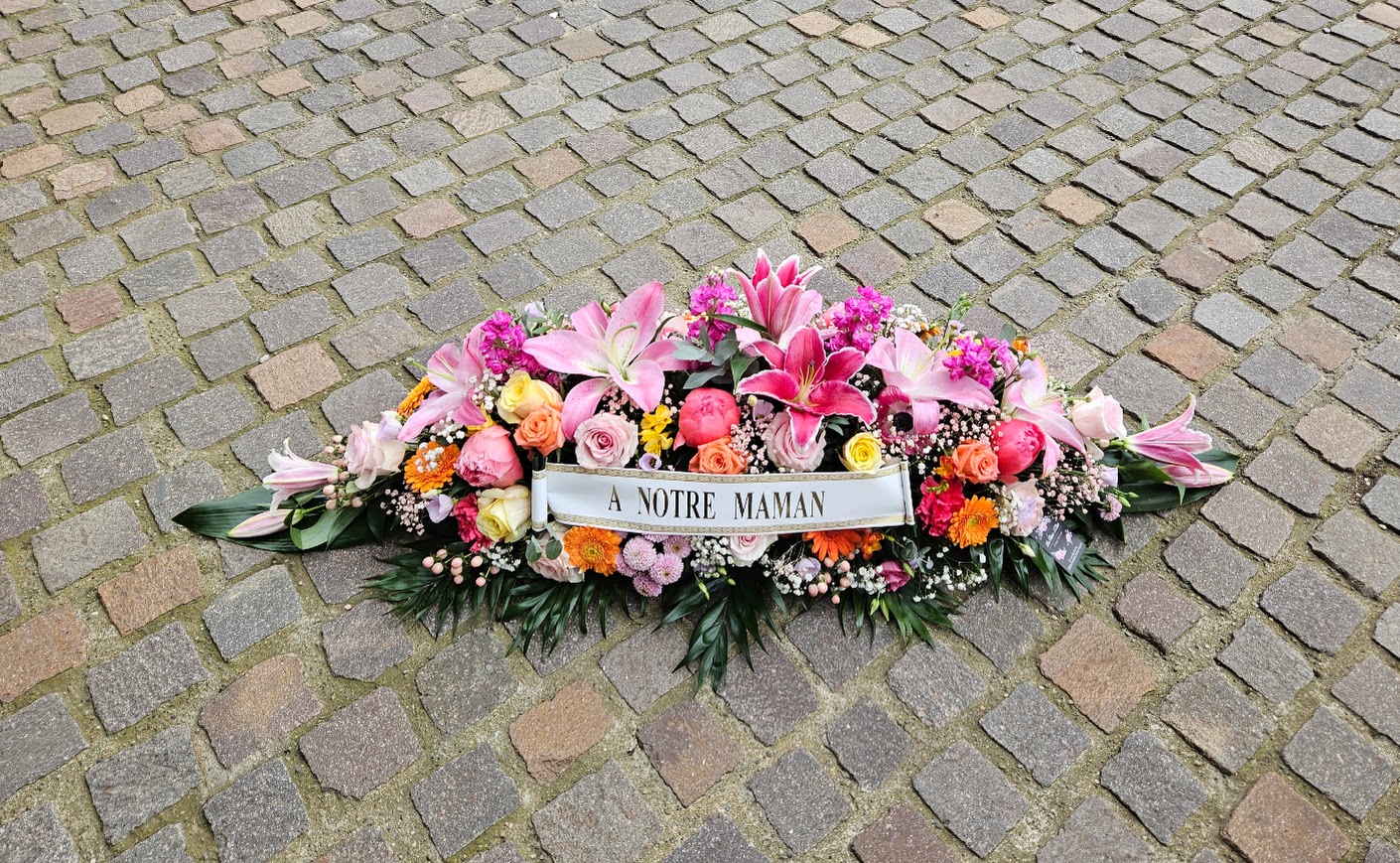 DESSUS DE CERCUEIL ROSE
