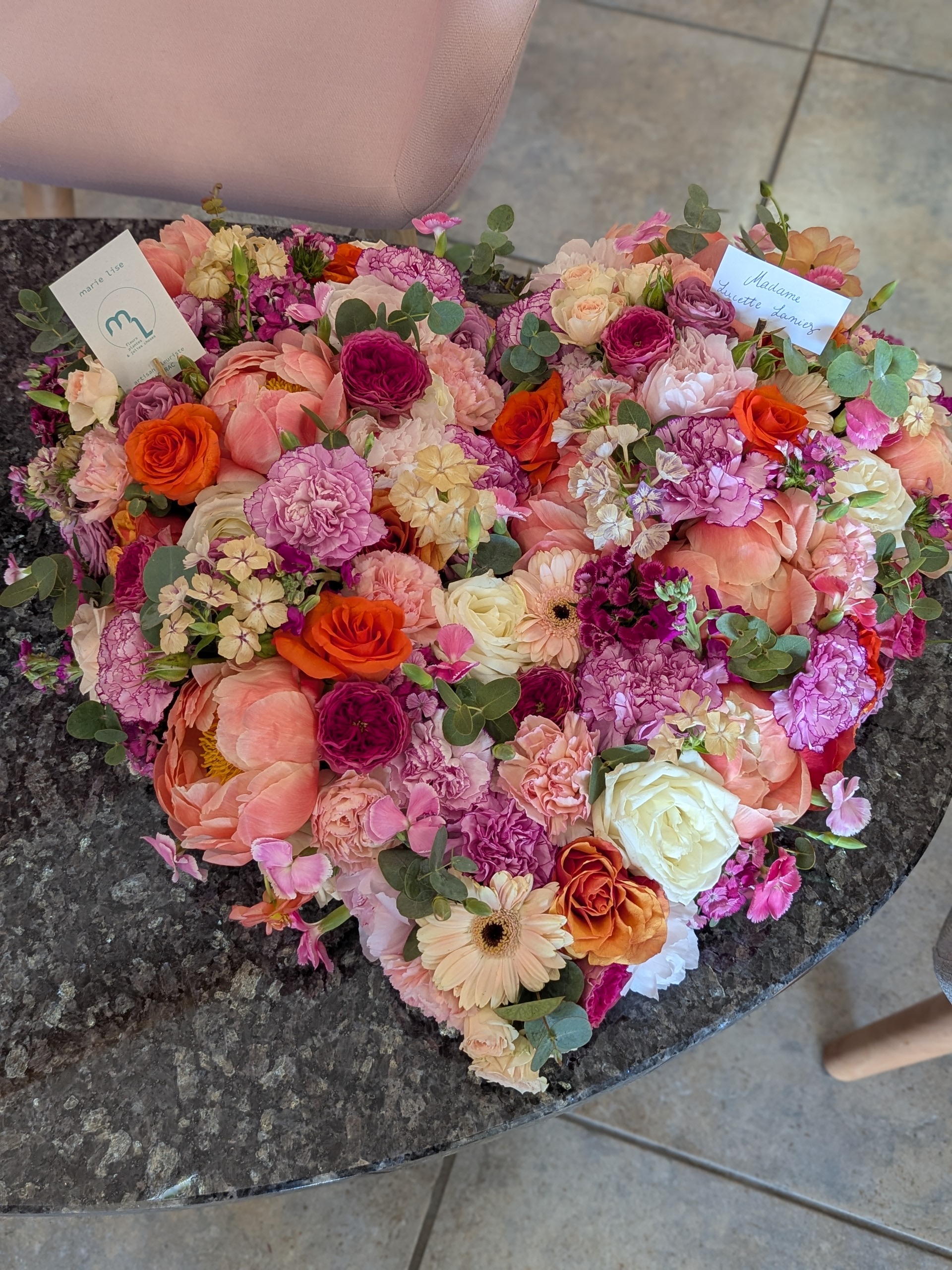 Coeur de fleurs variées