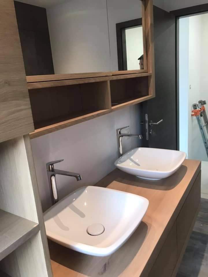 Installation des équipements sanitaires