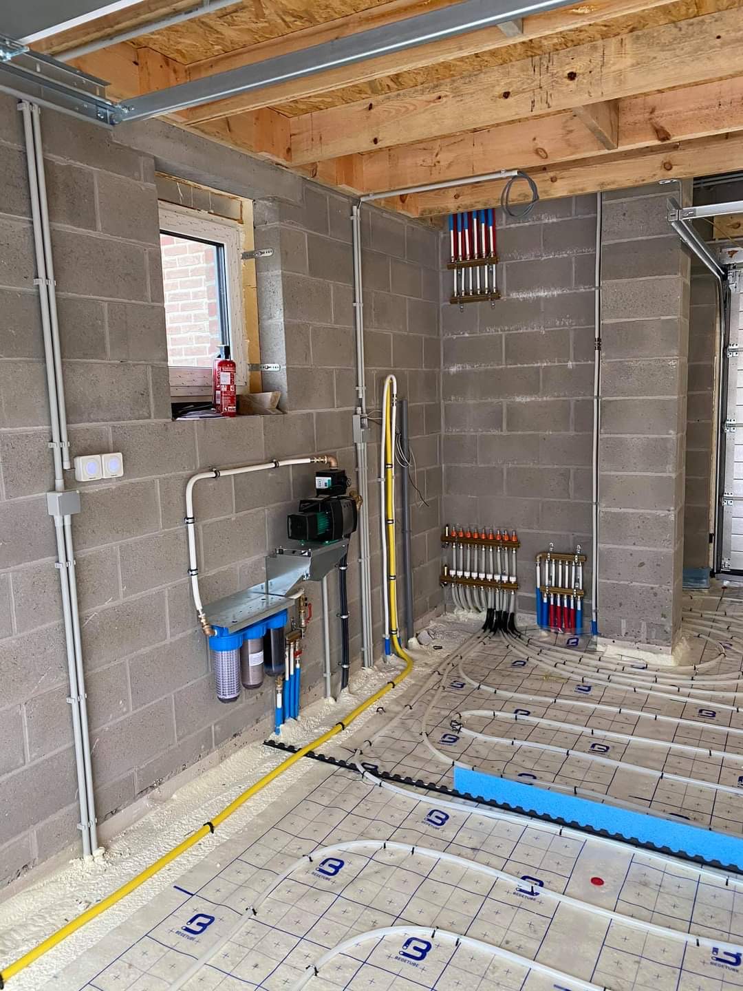 Installation complète de tuyauterie et filtration