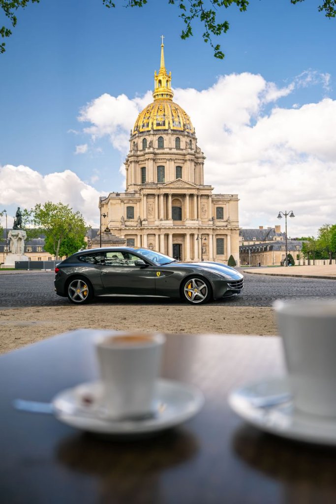 AMS Exclusive - Ferrari devant les Invalides, Paris