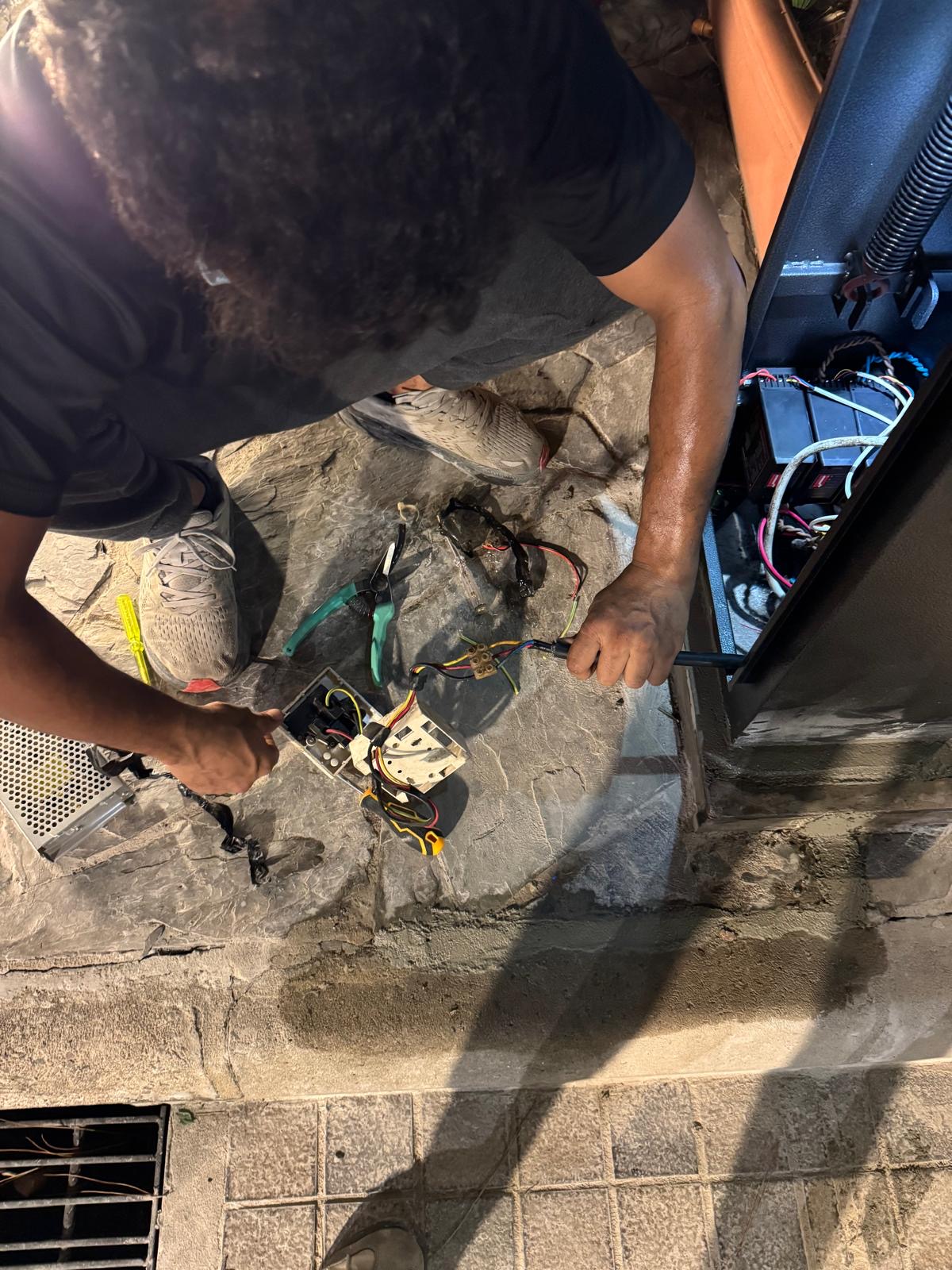 Replacement of New Gantry Barrier System — Control Box Wiring